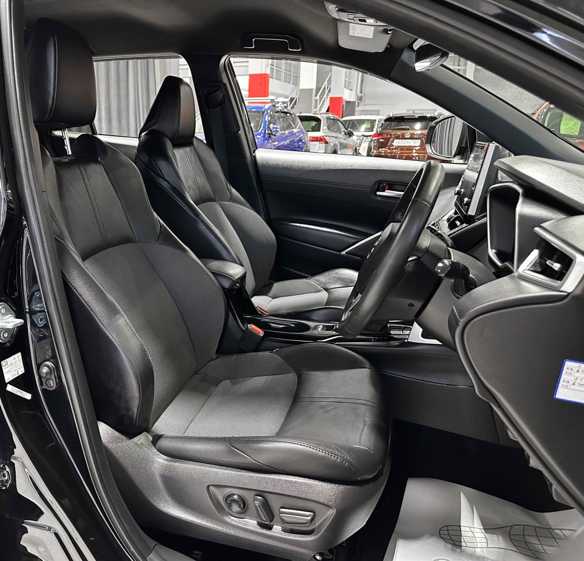 Toyota Corolla Cross - фото 11