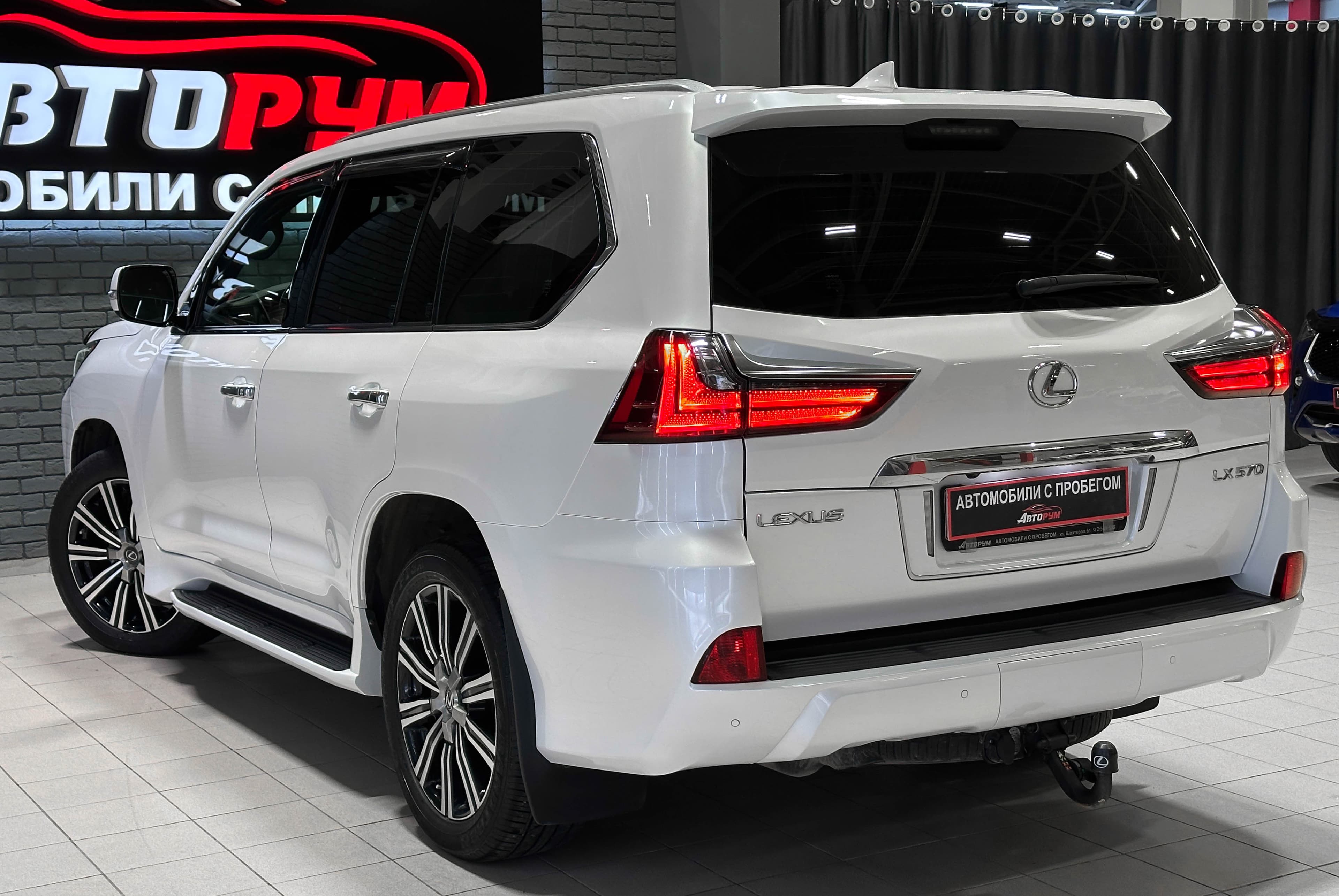 Lexus LX570 - фото 9