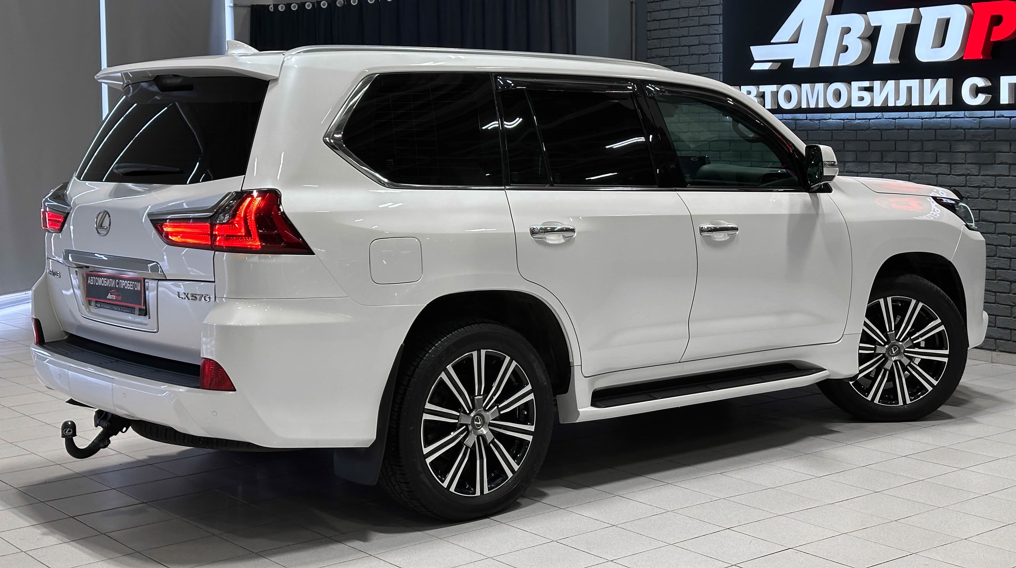 Lexus LX570 - фото 6