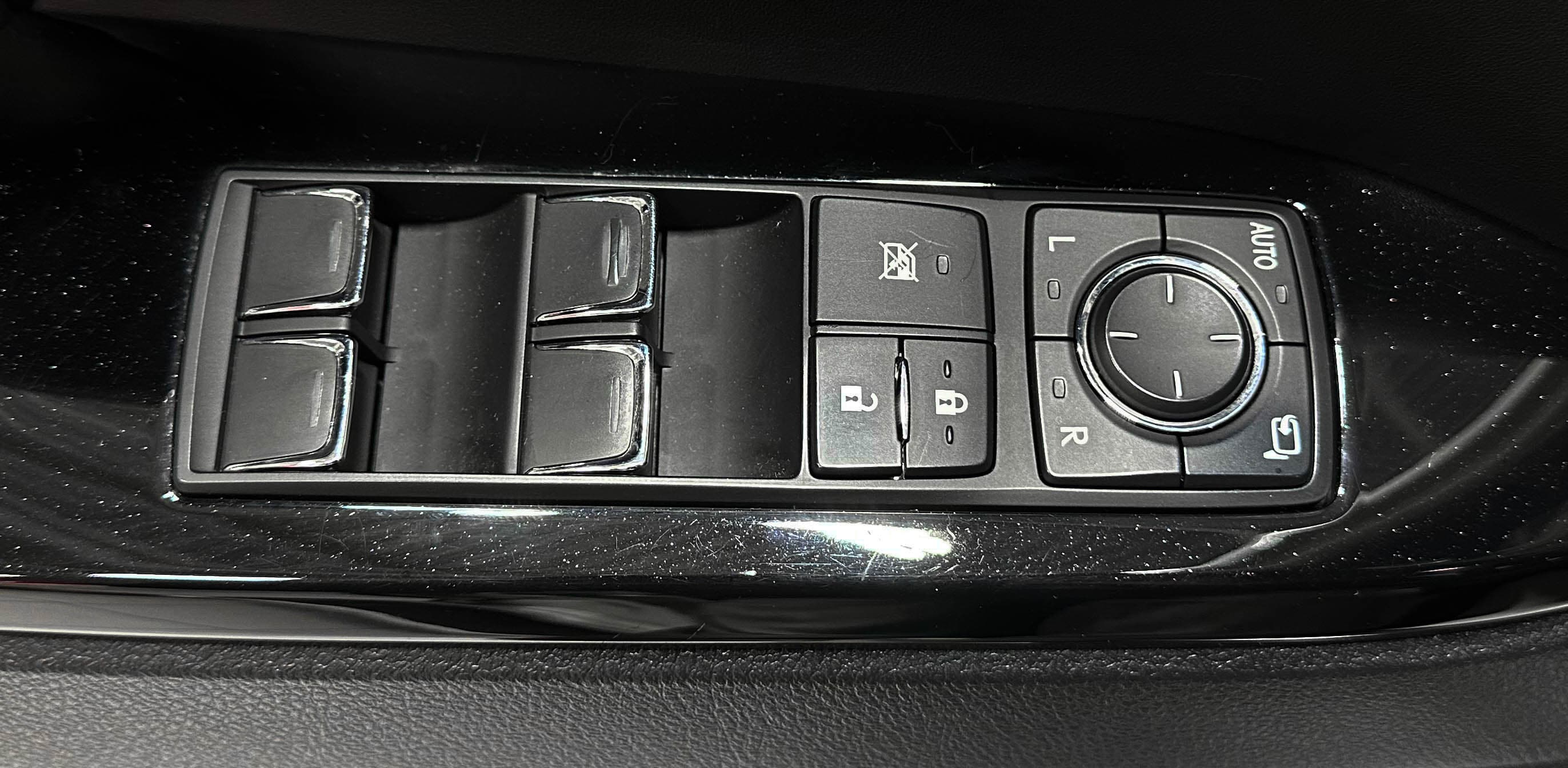Lexus LX570 - фото 17