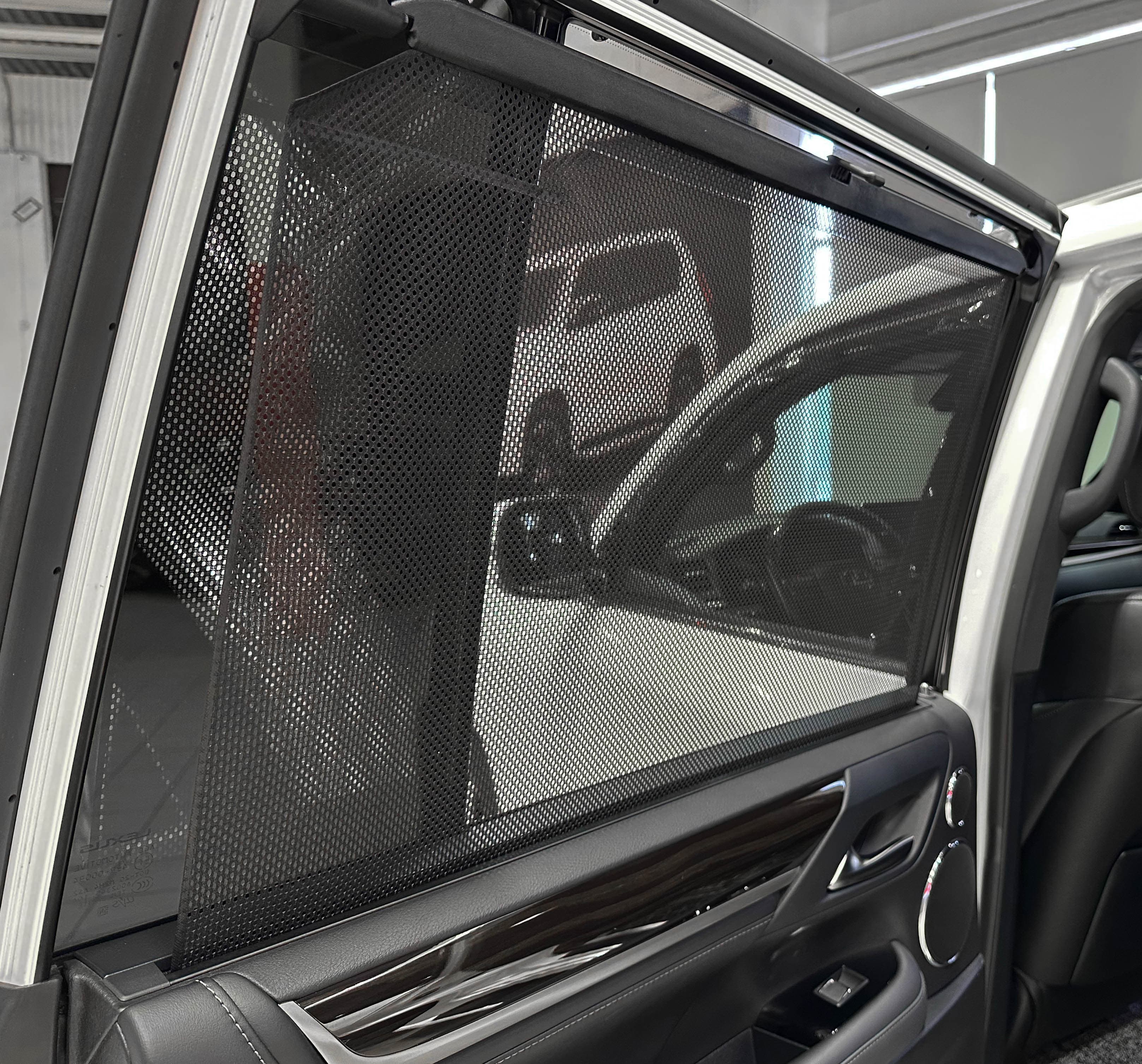 Lexus LX570 - фото 31