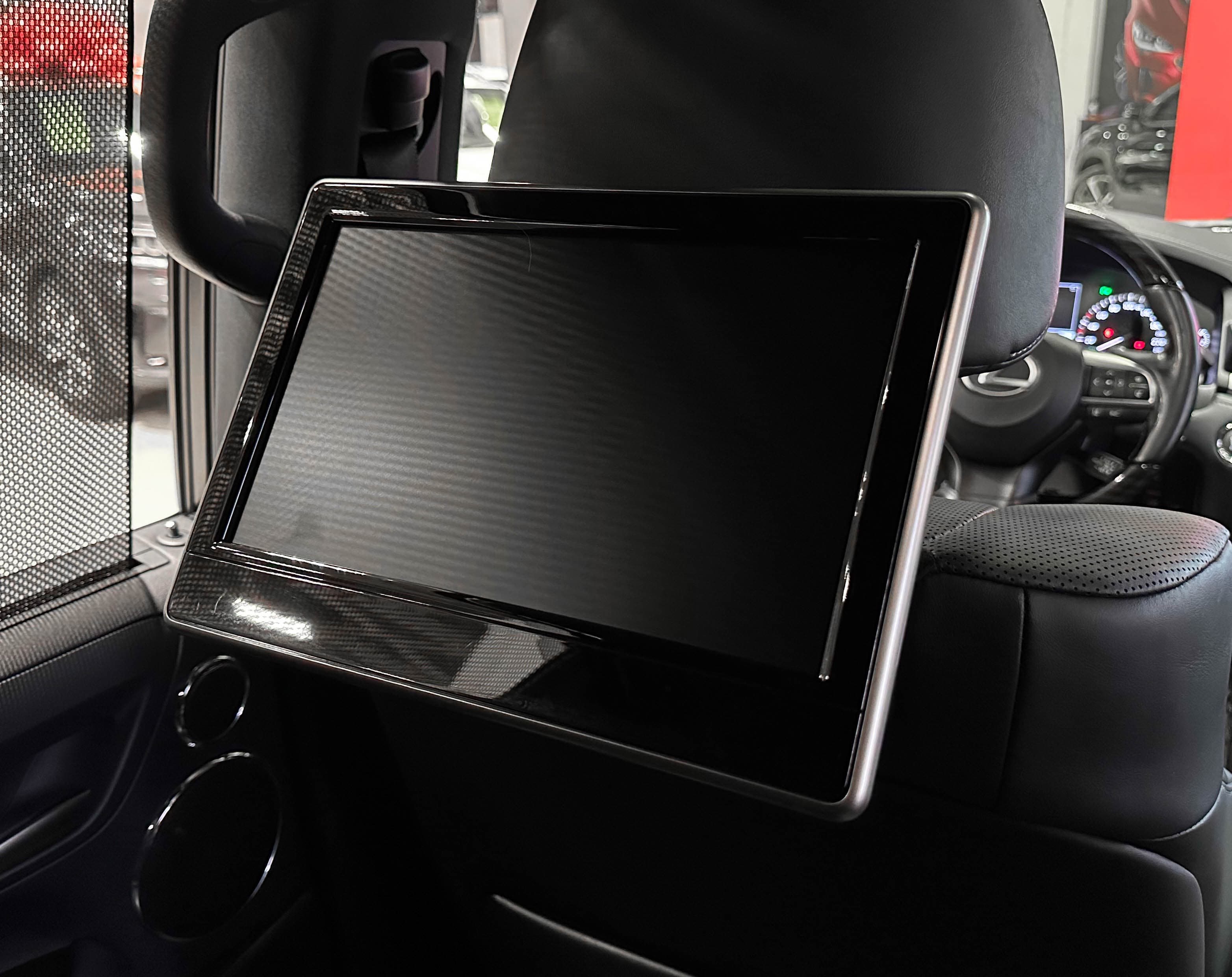 Lexus LX570 - фото 32