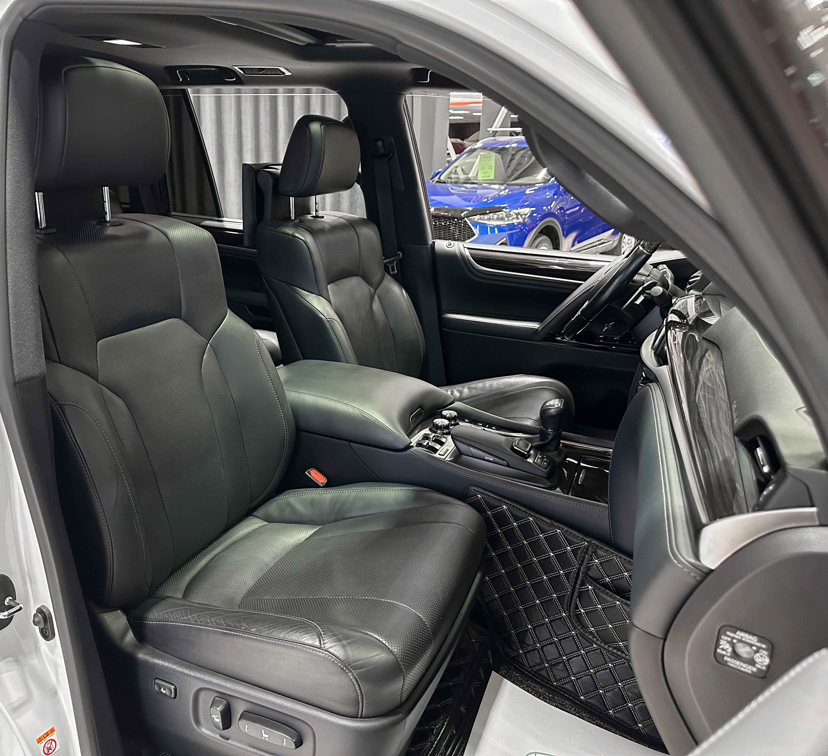 Lexus LX570 - фото 15
