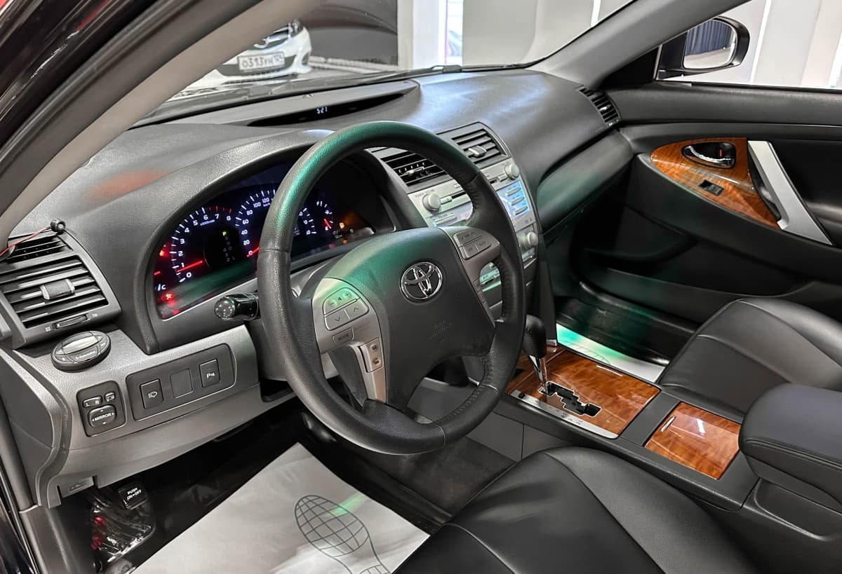 Toyota Camry - фото 10