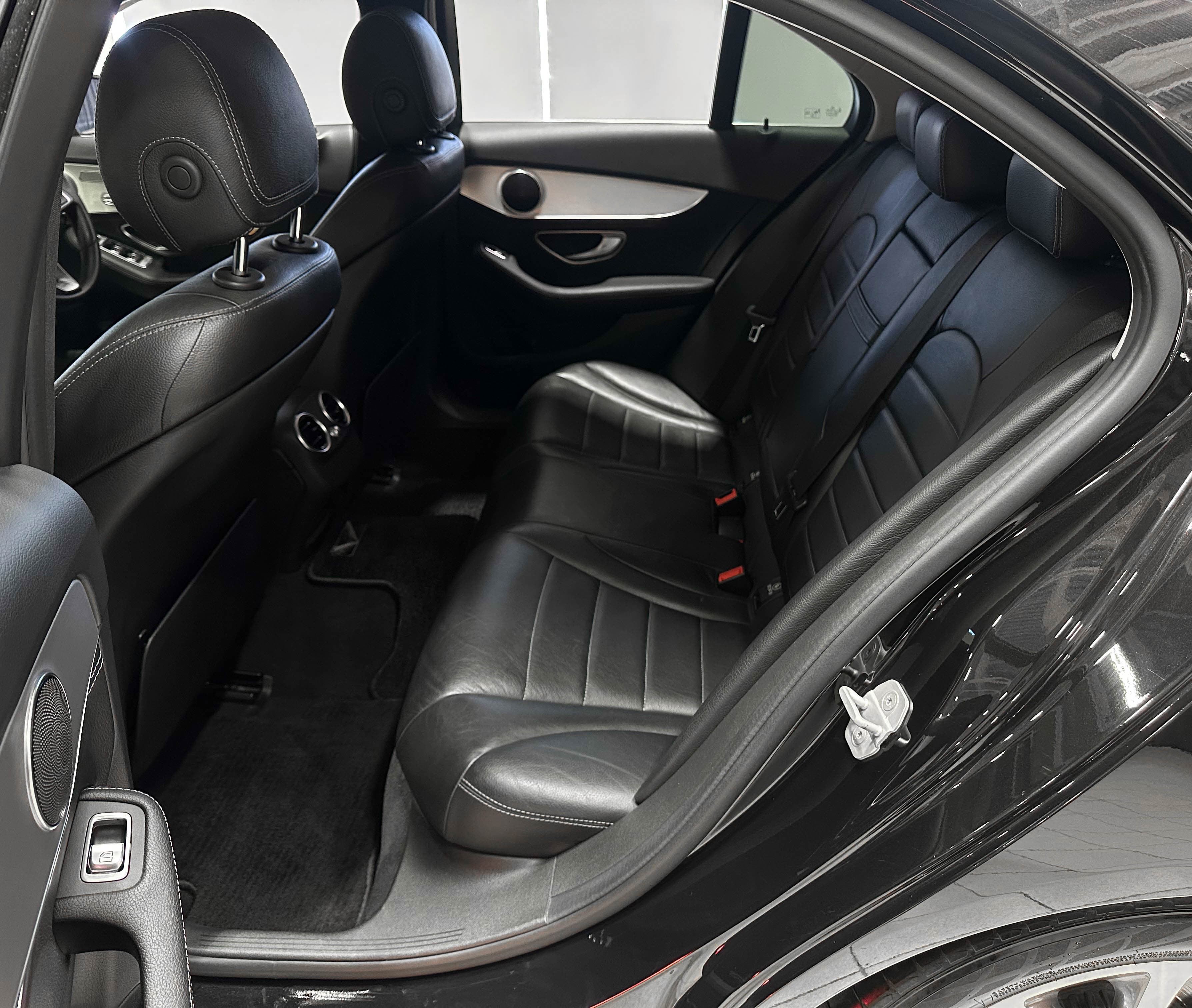 Mercedes-Benz C-Класс - фото 14