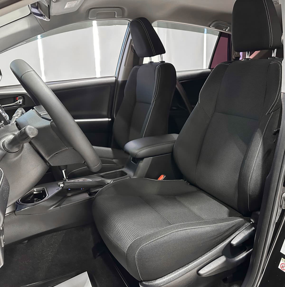 Toyota RAV4 - фото 11
