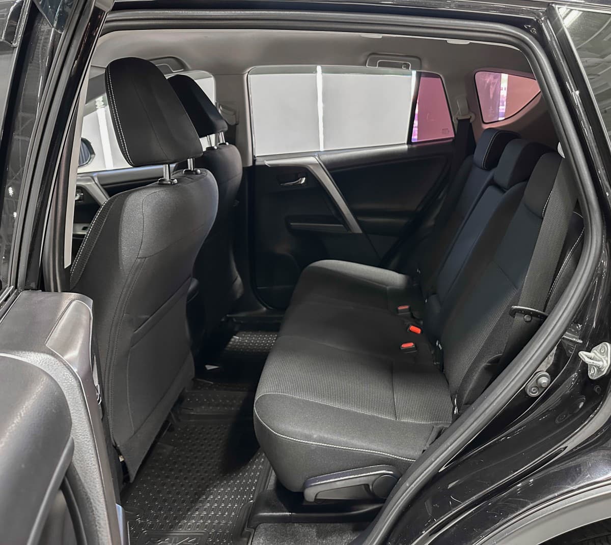 Toyota RAV4 - фото 12