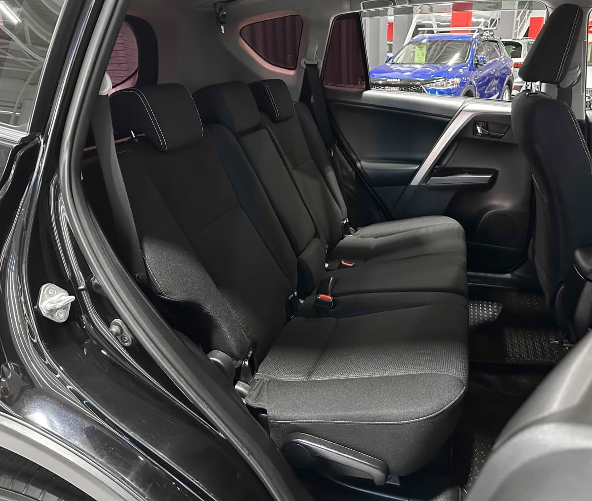Toyota RAV4 - фото 15