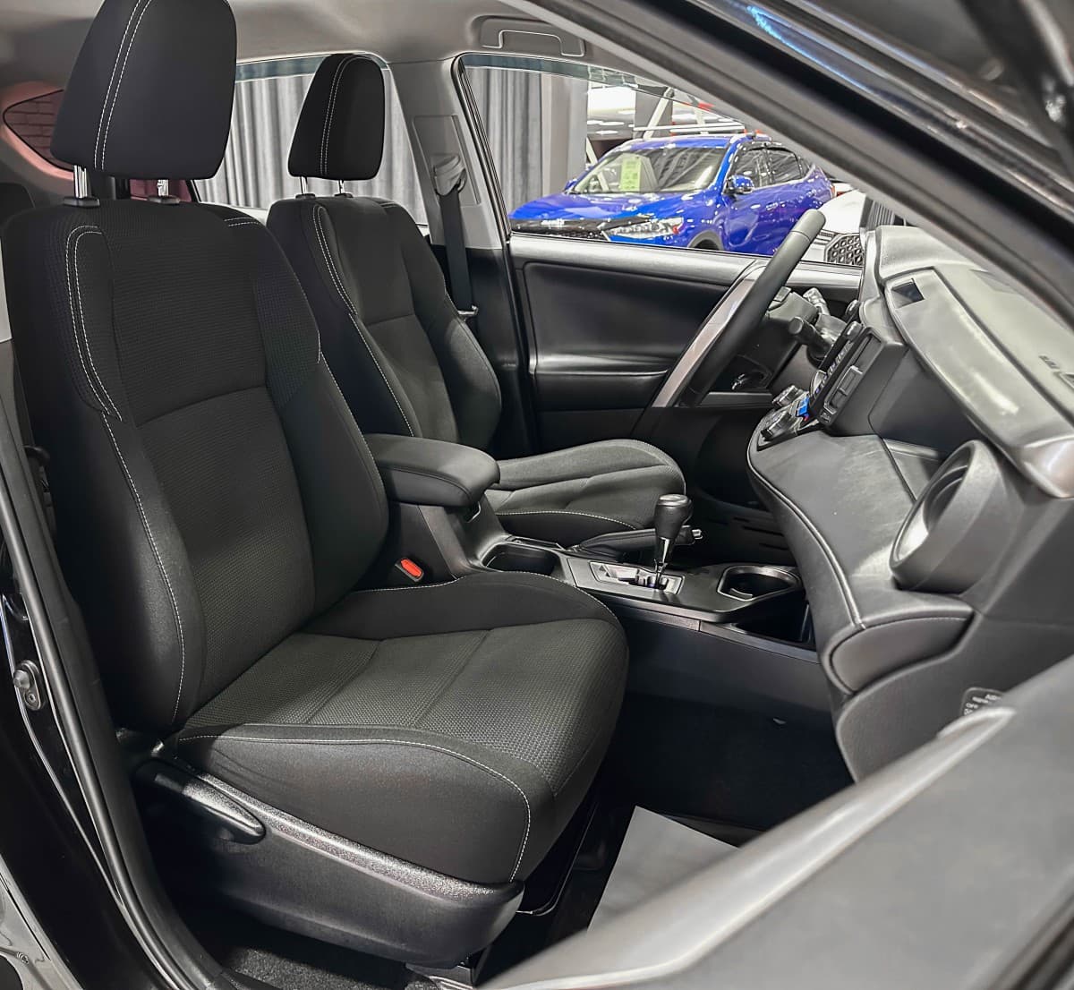 Toyota RAV4 - фото 16