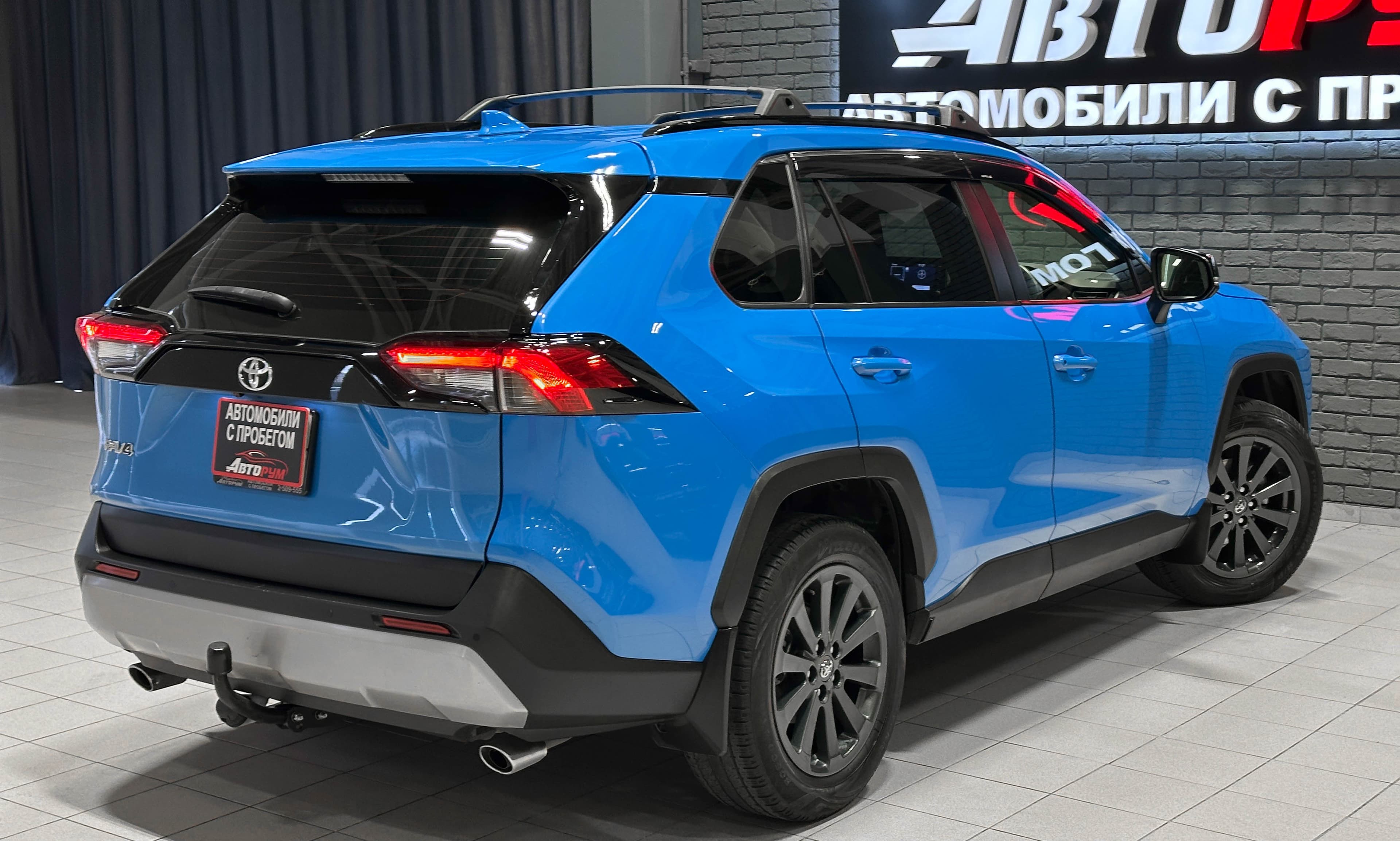 Toyota RAV4 - фото 6