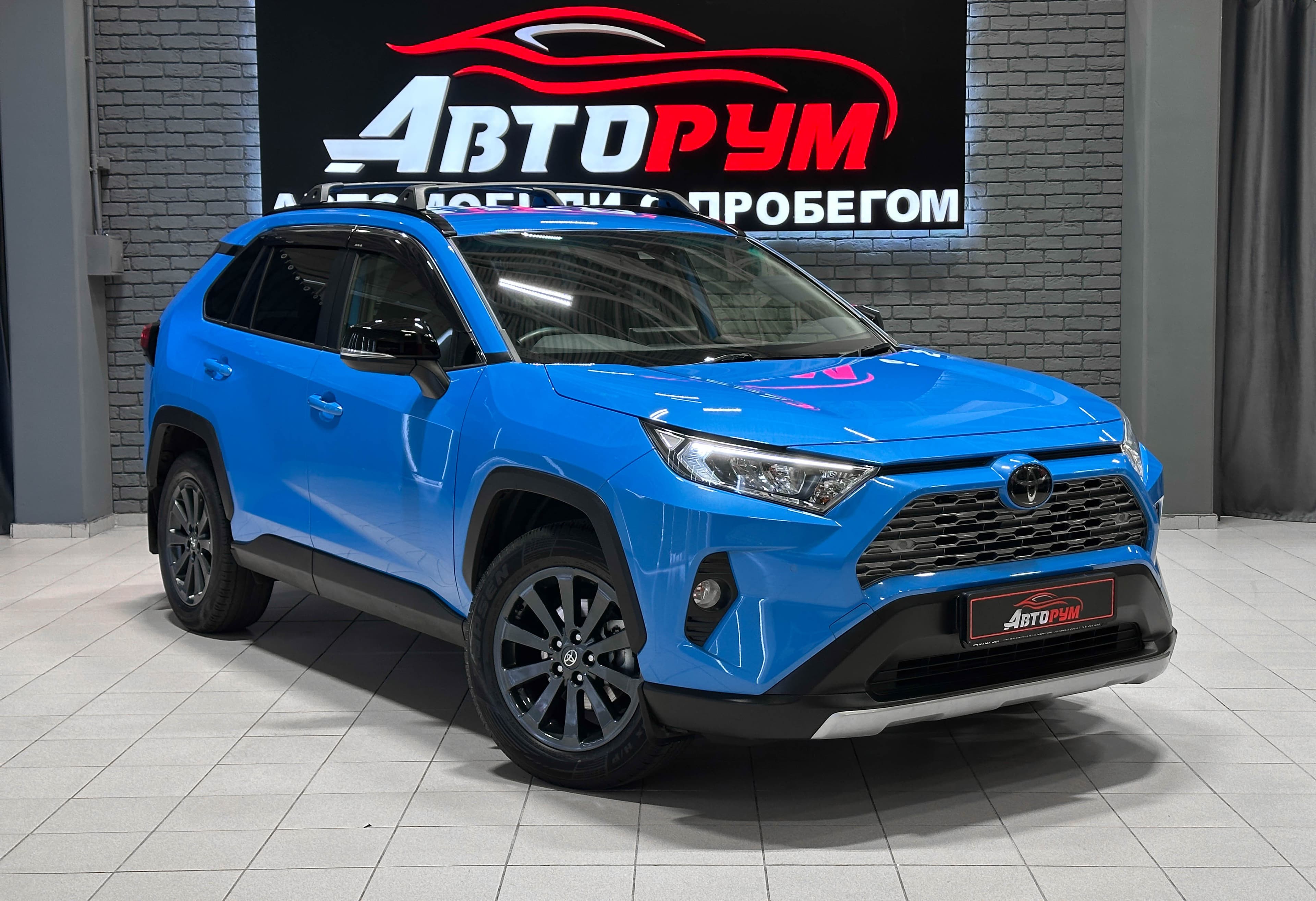 Toyota RAV4 - 1