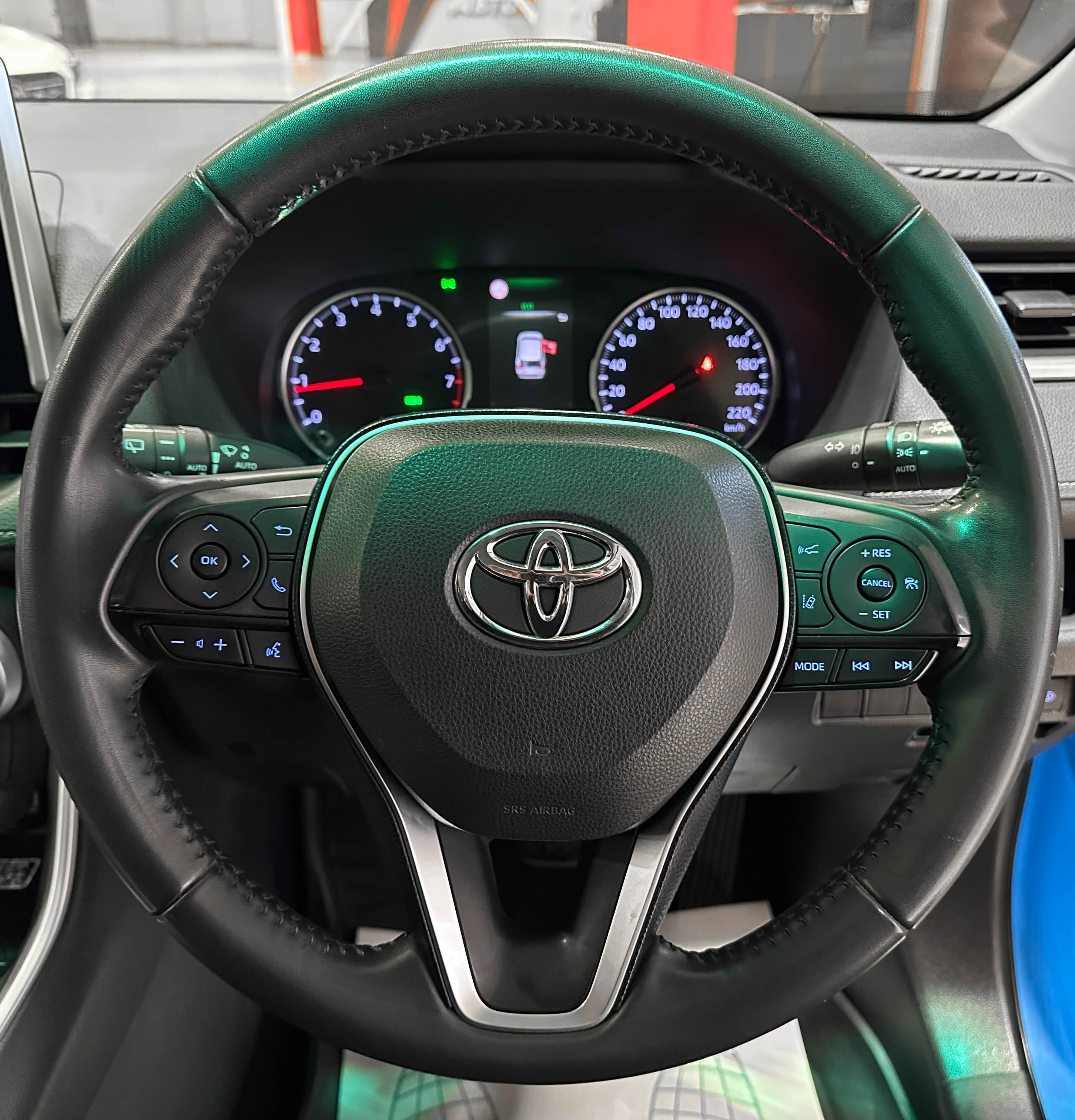 Toyota RAV4 - фото 26