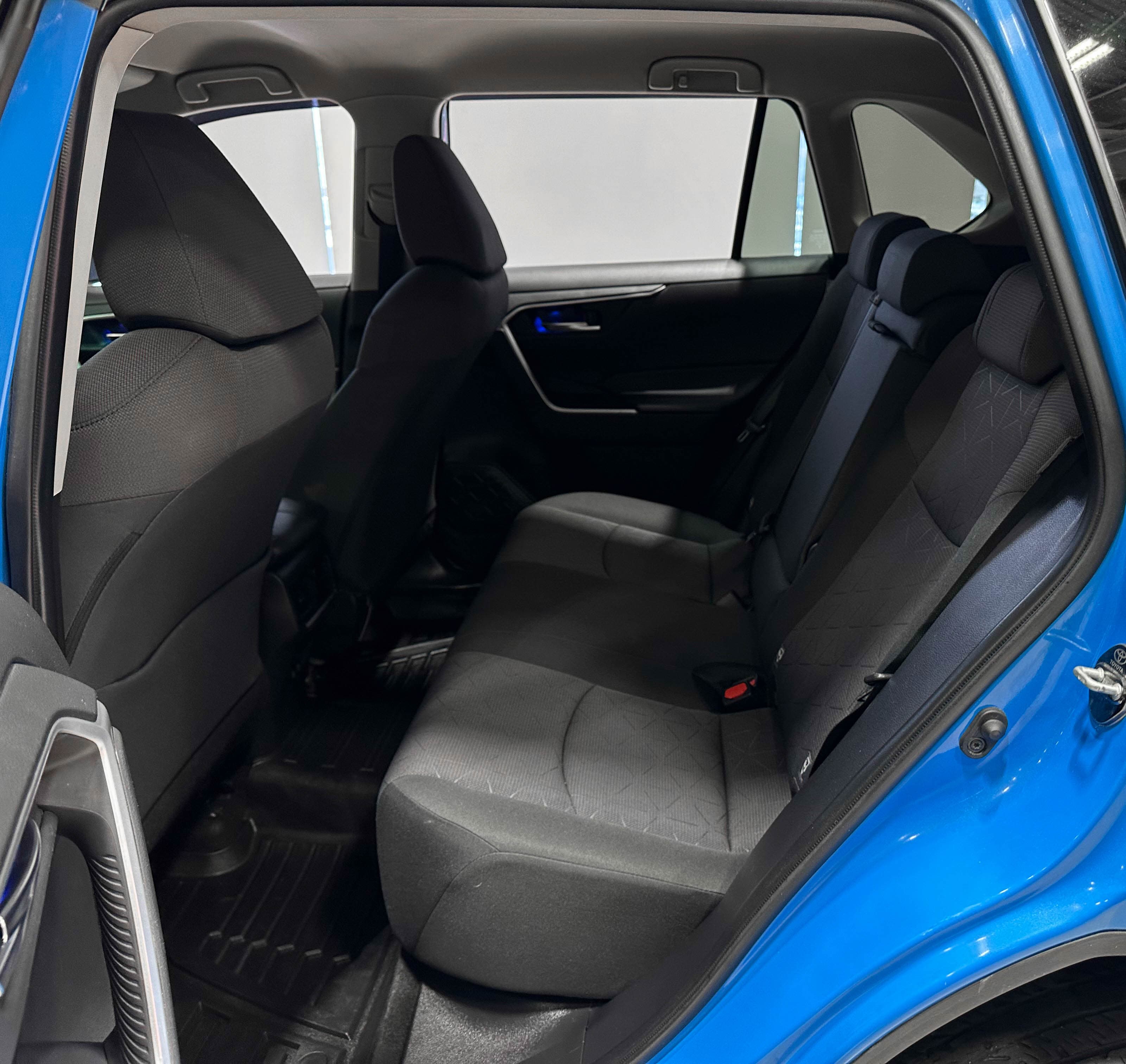 Toyota RAV4 - фото 14