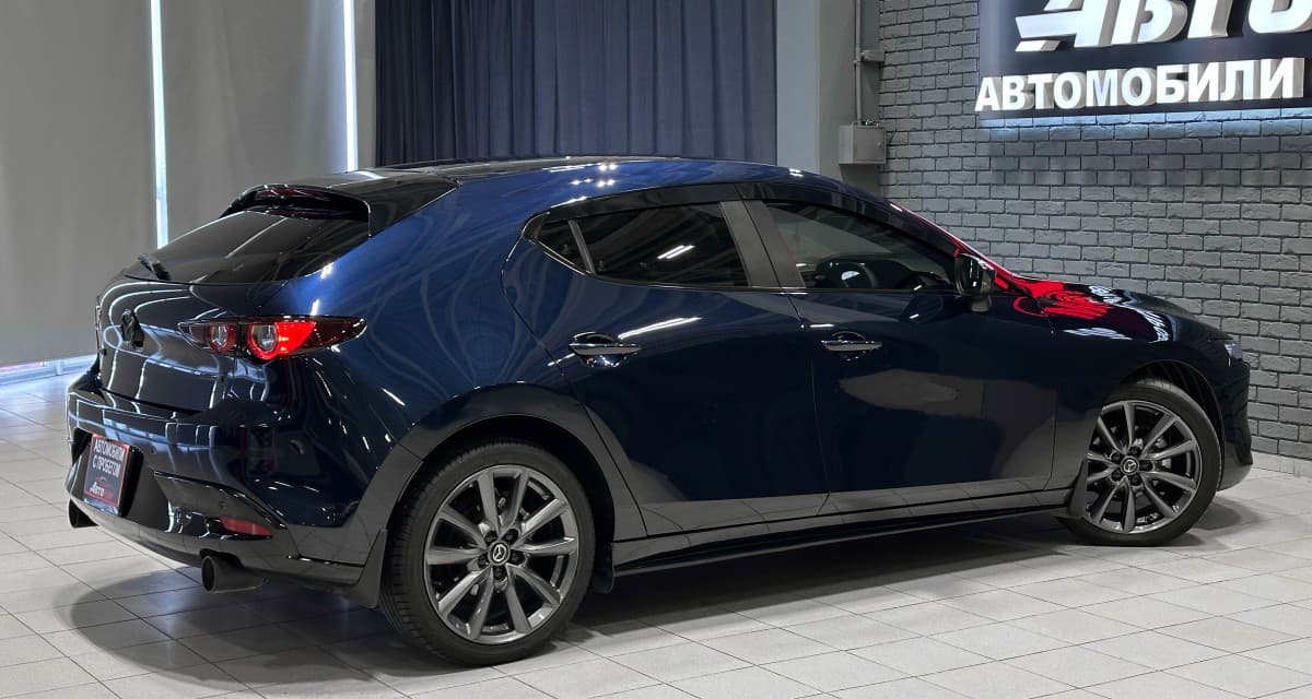 Mazda 3 - фото 6