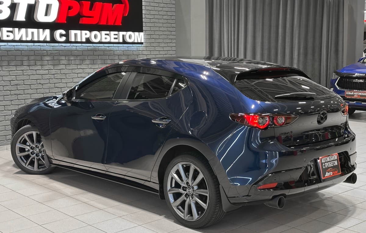Mazda 3 - фото 9