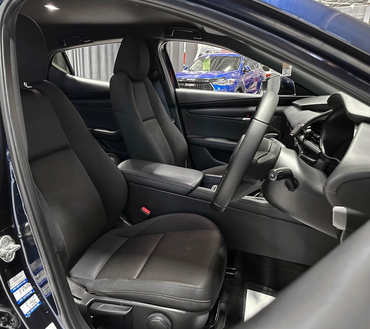 Mazda 3 - фото 11