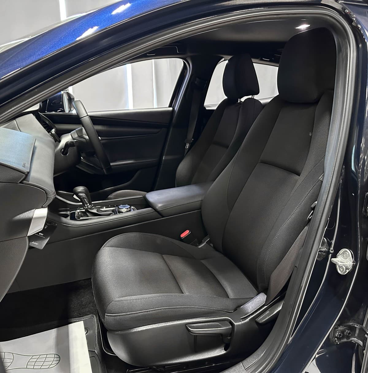 Mazda 3 - фото 15