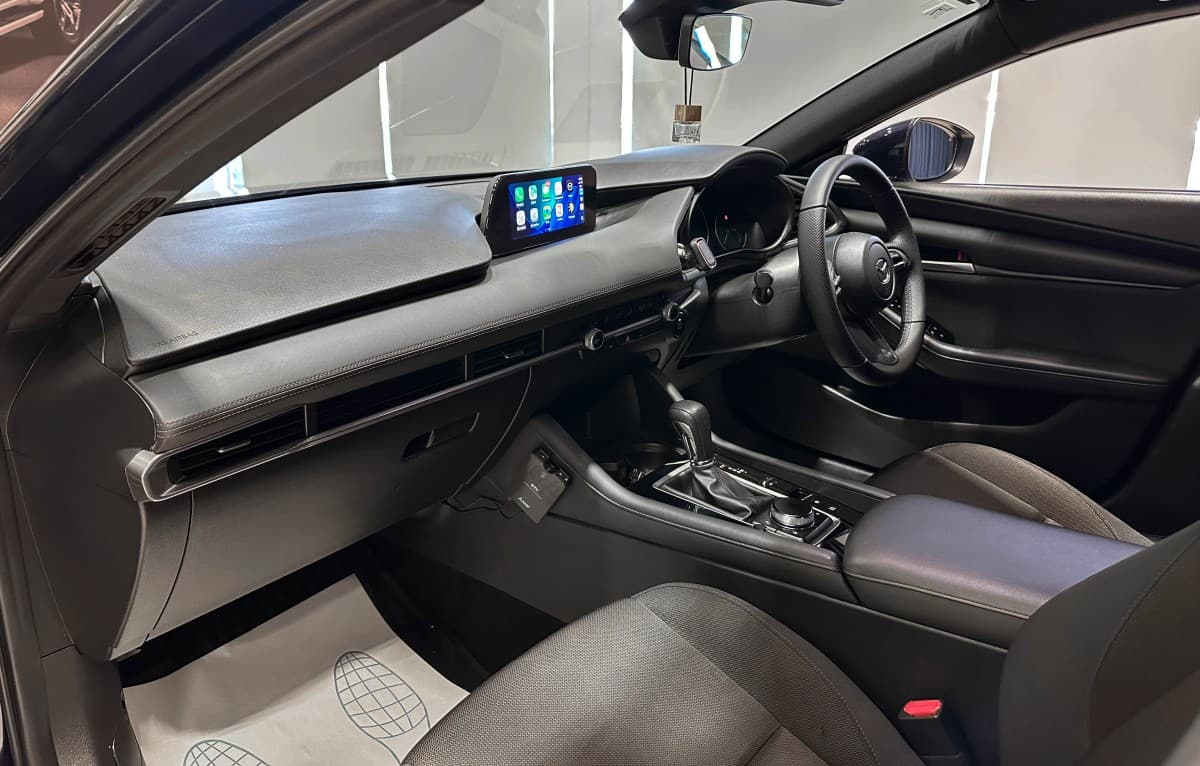 Mazda 3 - фото 16