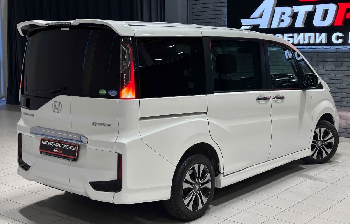 Honda Stepwgn - фото 6