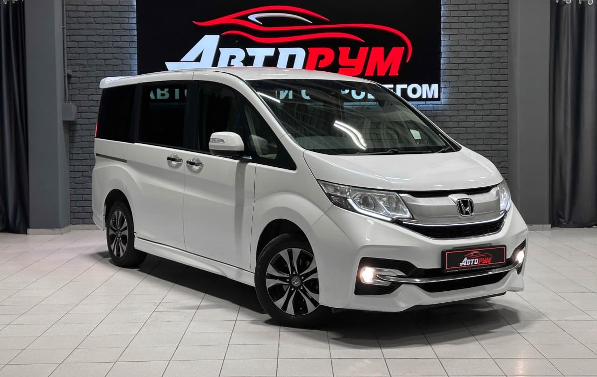 Honda Stepwgn - 1