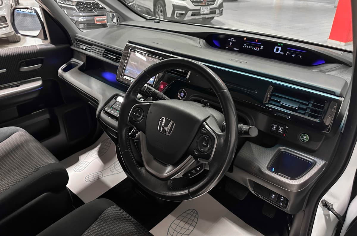 Honda Stepwgn - фото 10