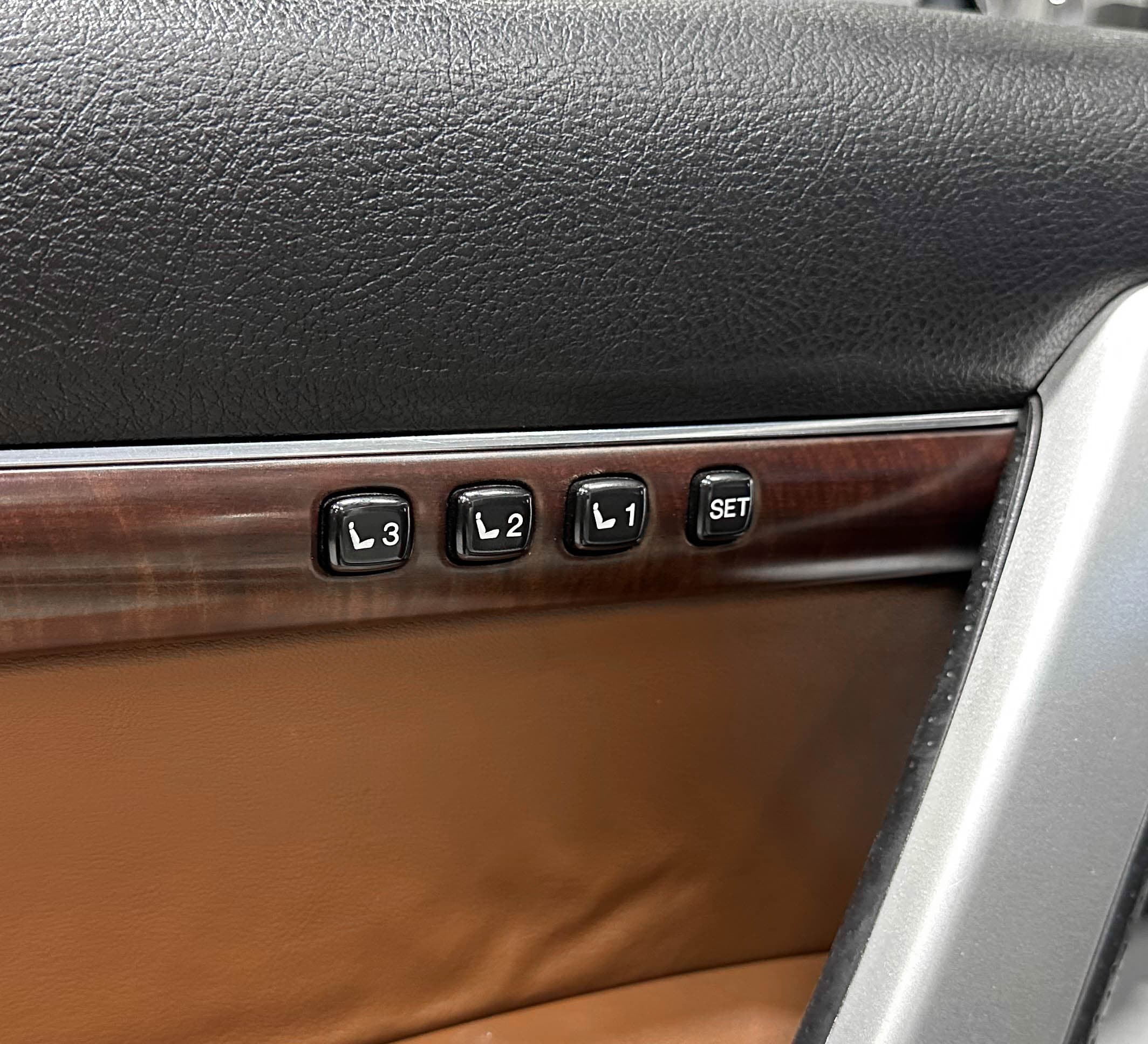 Toyota Land Cruiser 200 - фото 27