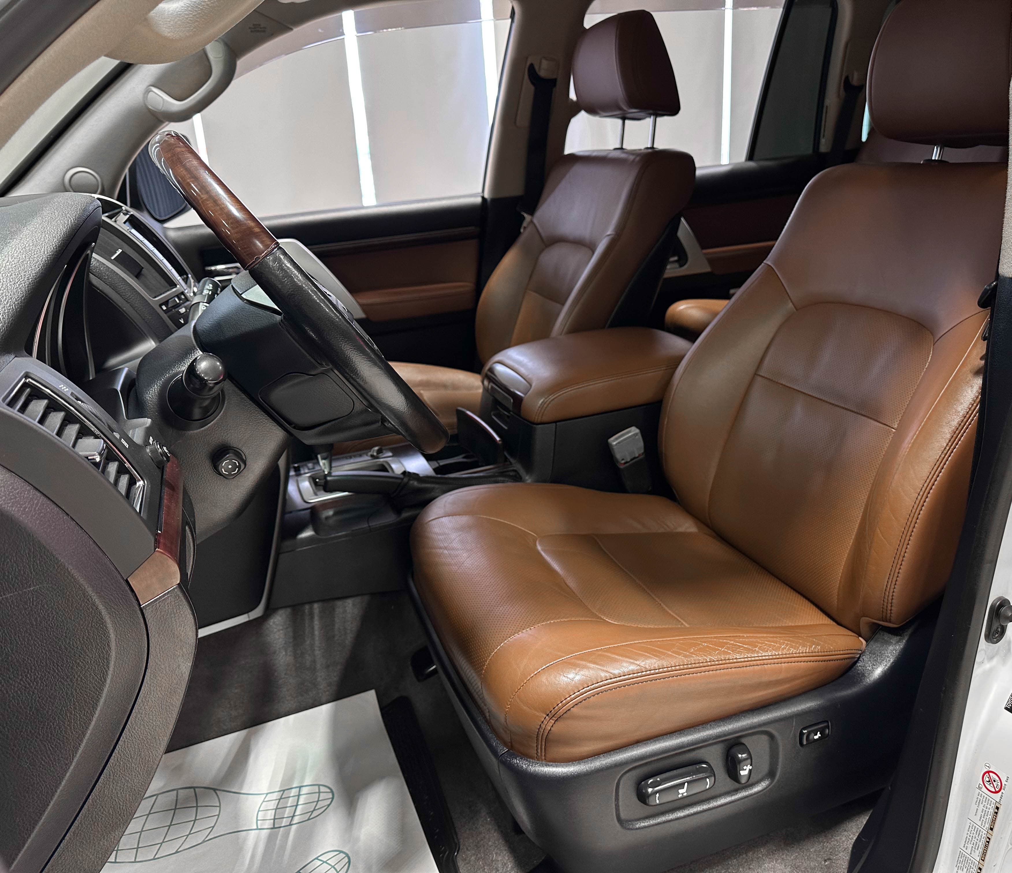 Toyota Land Cruiser 200 - фото 11