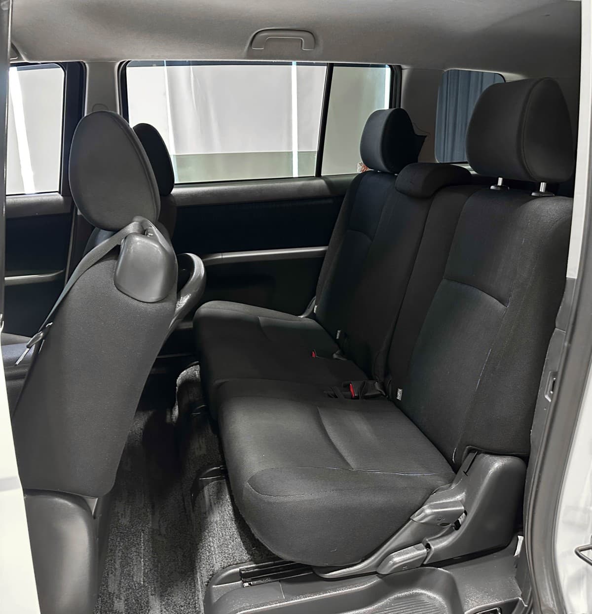 Toyota Isis - фото 15