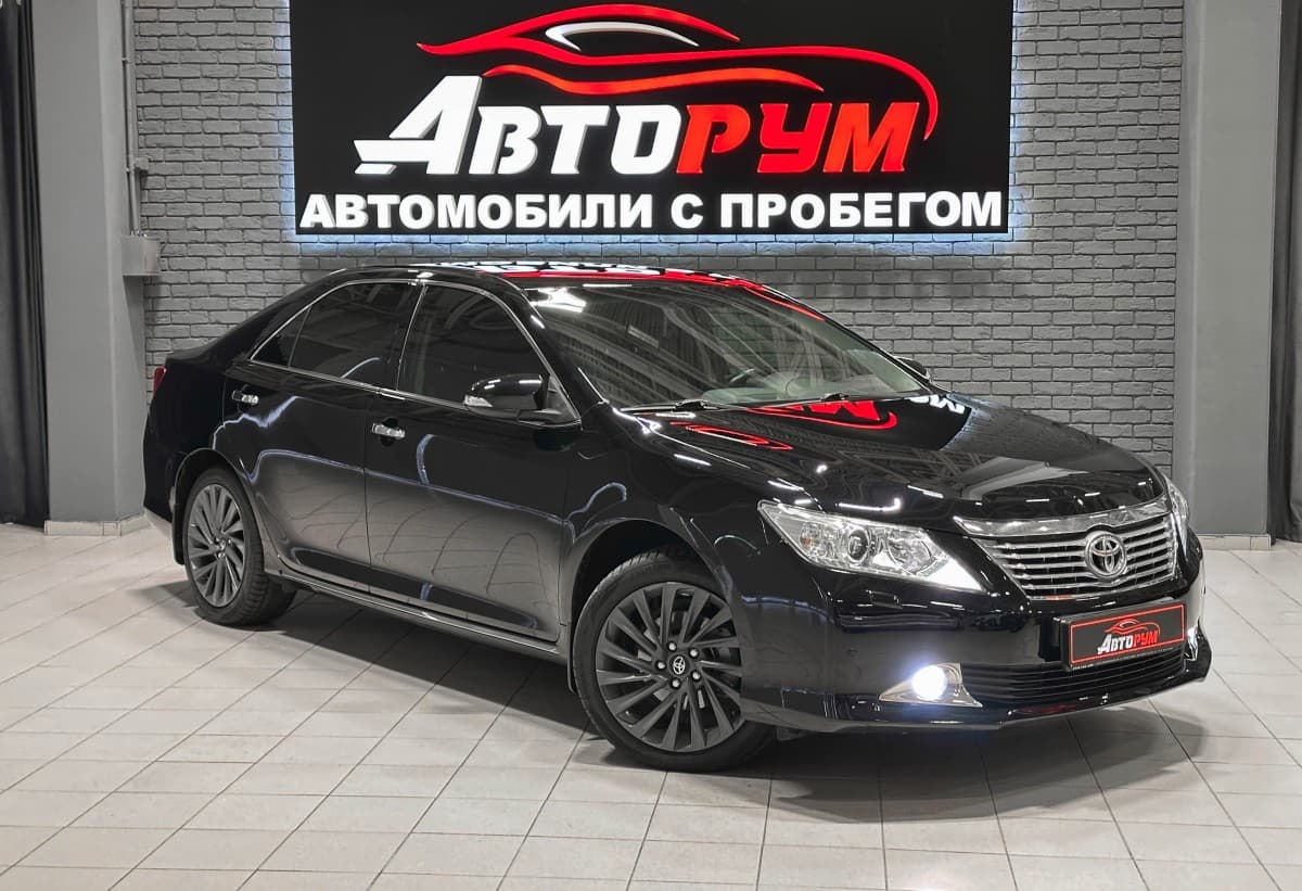 Toyota Camry - 1