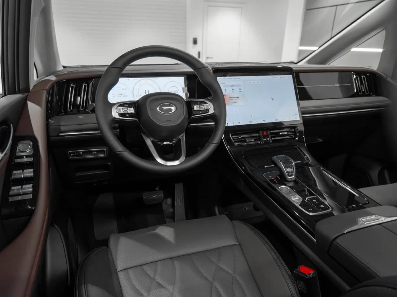 GAC Trumpchi M8 - 2