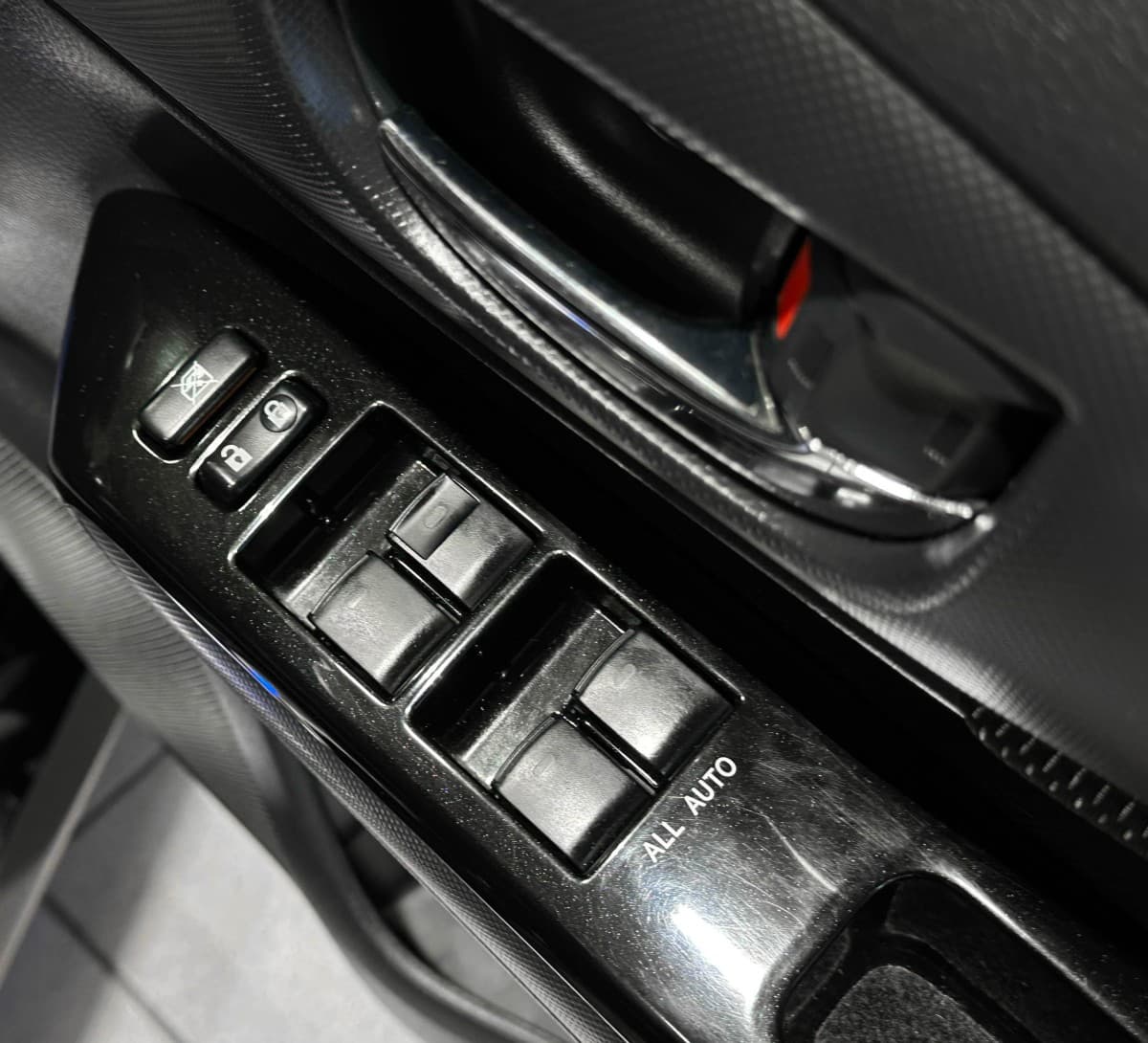 Toyota Wish - фото 15
