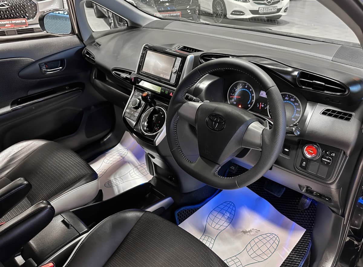 Toyota Wish - фото 7