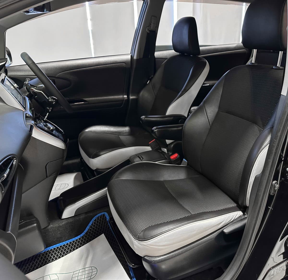 Toyota Wish - фото 13