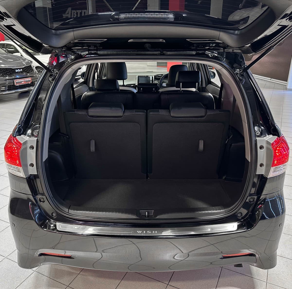 Toyota Wish - фото 10