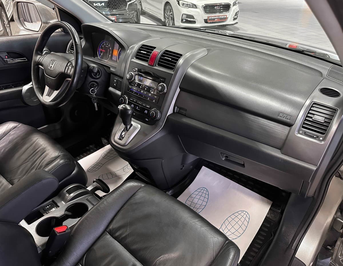 Honda CR-V - фото 16
