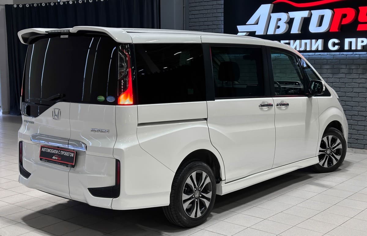 Honda Stepwgn - фото 6