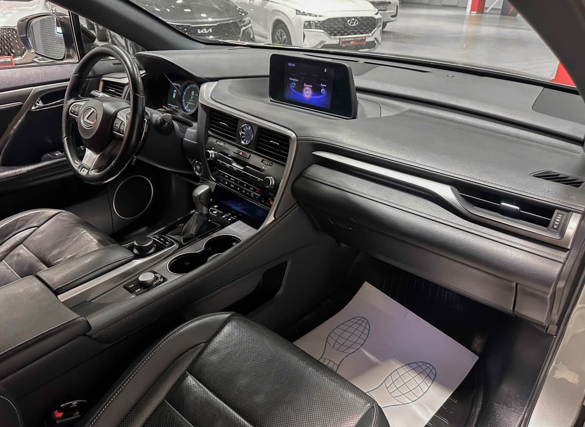 Lexus RX200T - фото 17