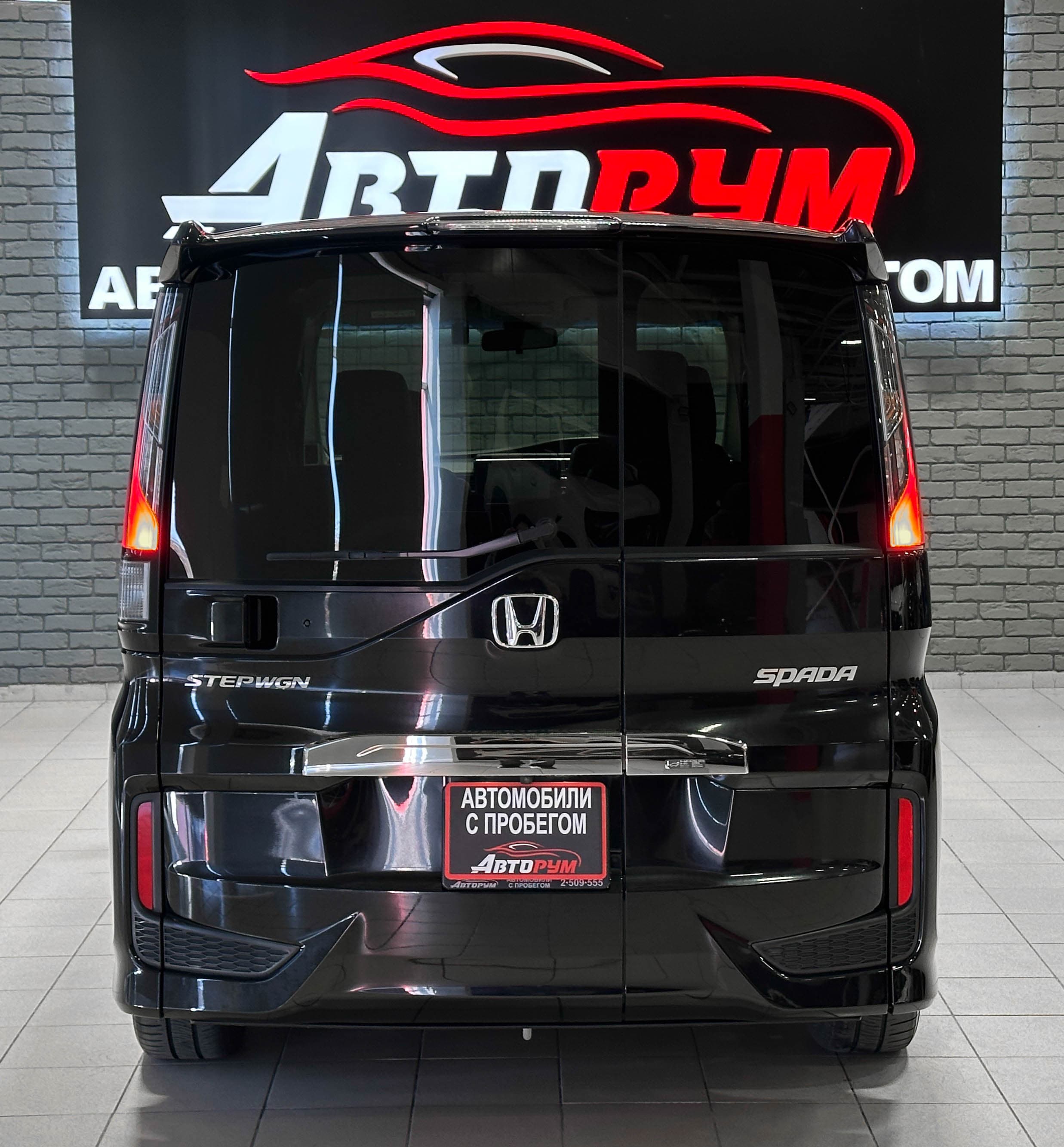 Honda Stepwgn SPADA - фото 7