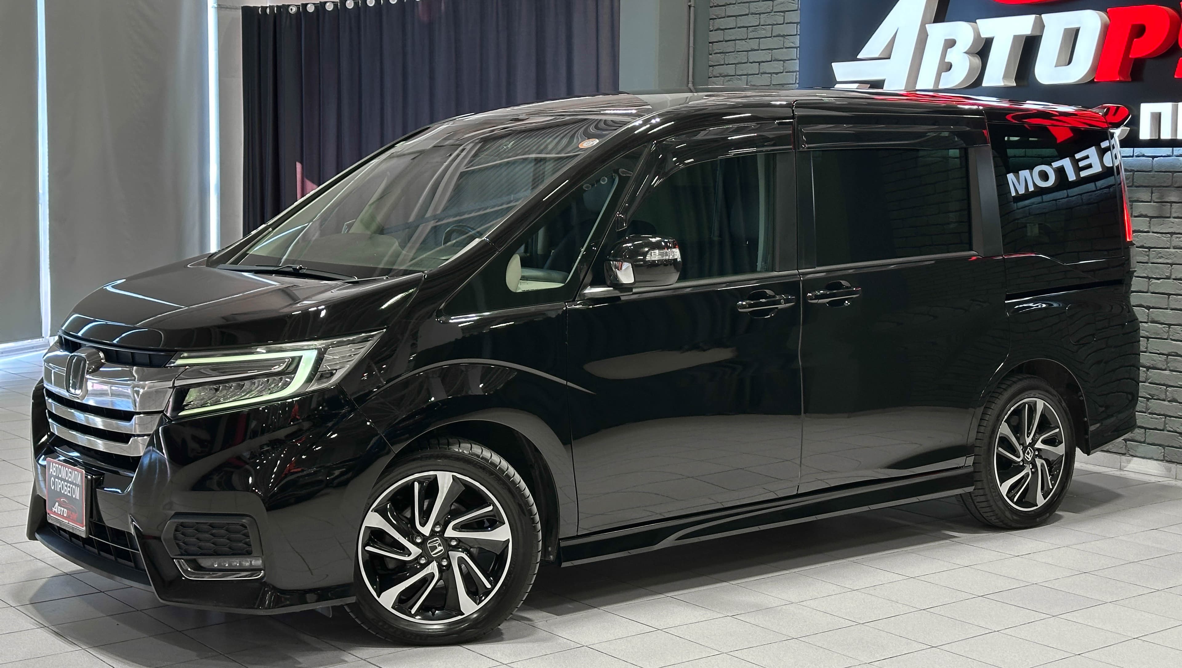 Honda Stepwgn SPADA - 2
