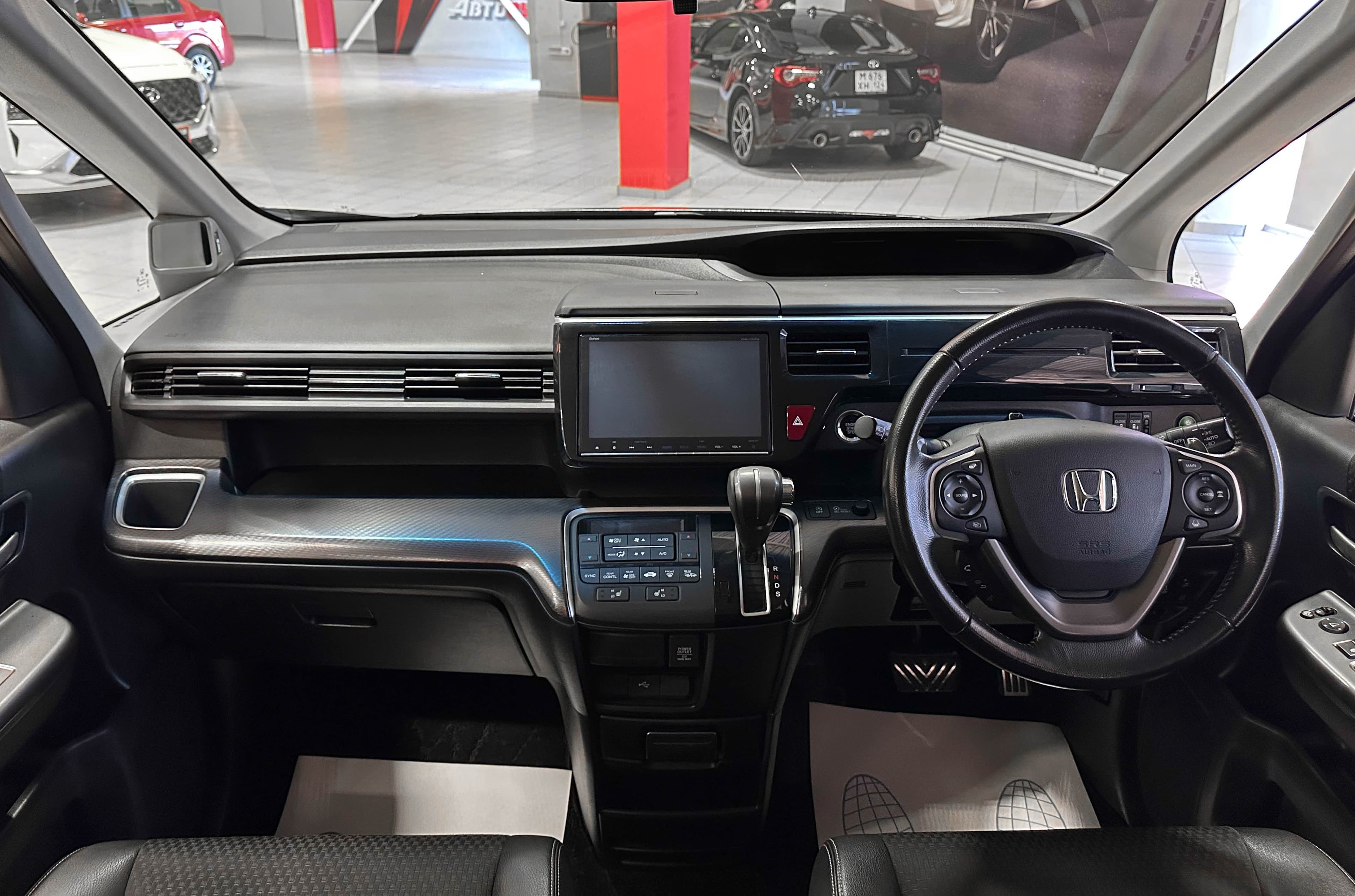 Honda Stepwgn SPADA - фото 27