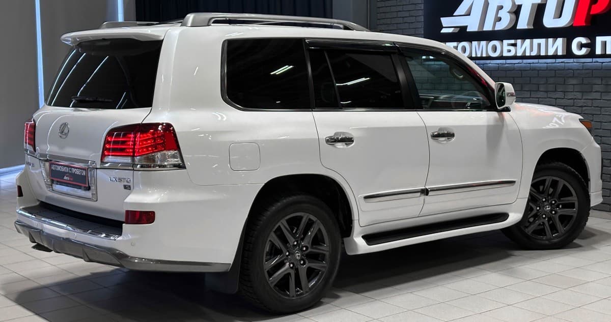 Lexus LX 570 - фото 6