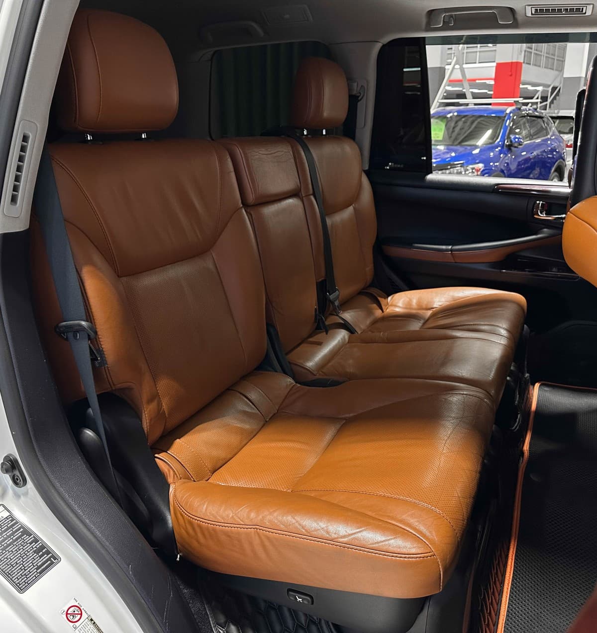 Lexus LX 570 - фото 13