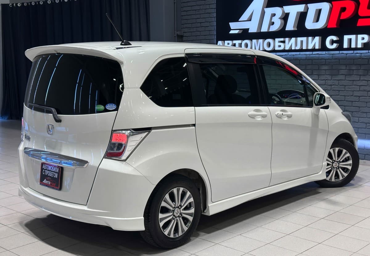 Honda Freed - фото 6
