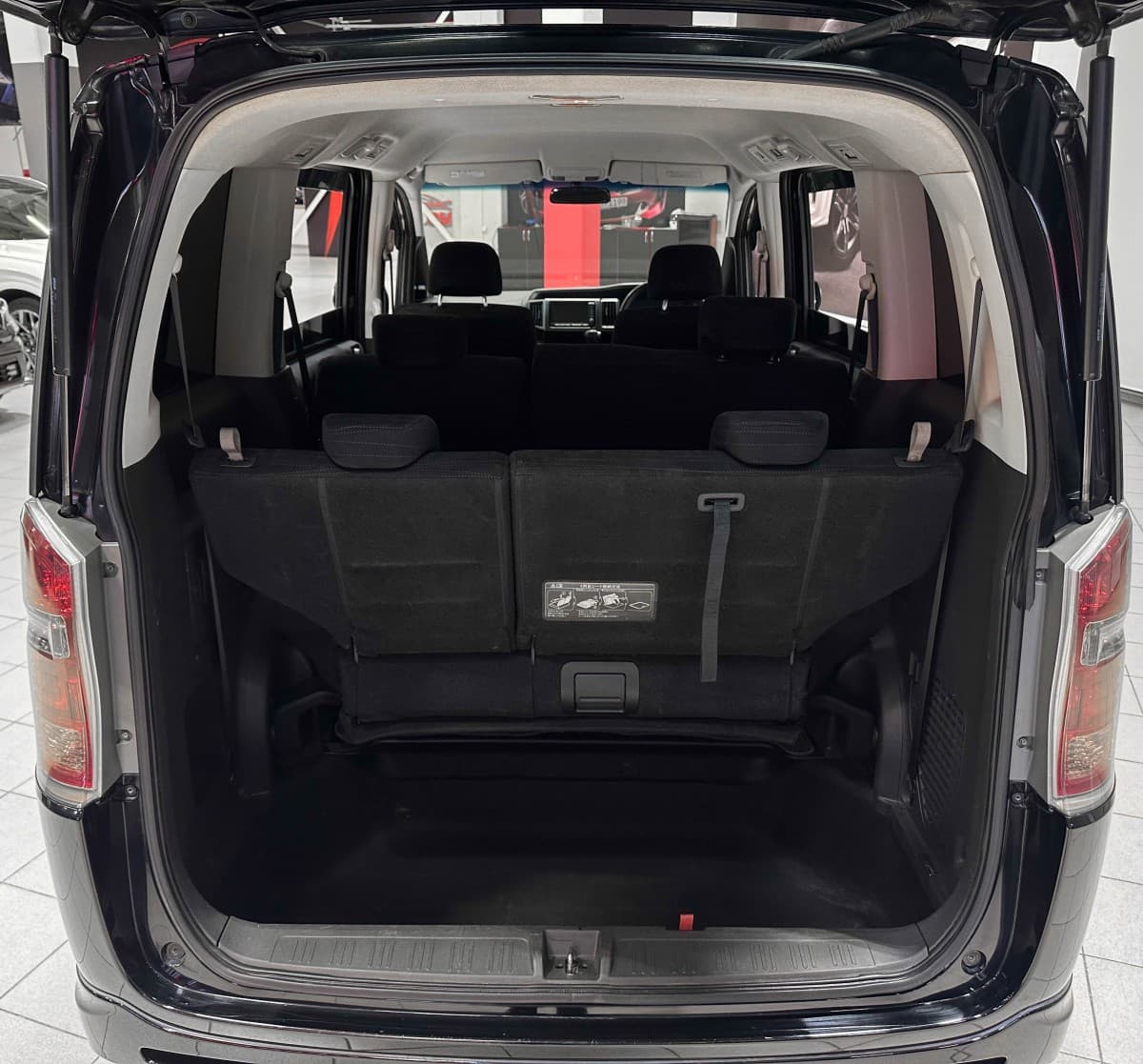 Honda Stepwgn - фото 13