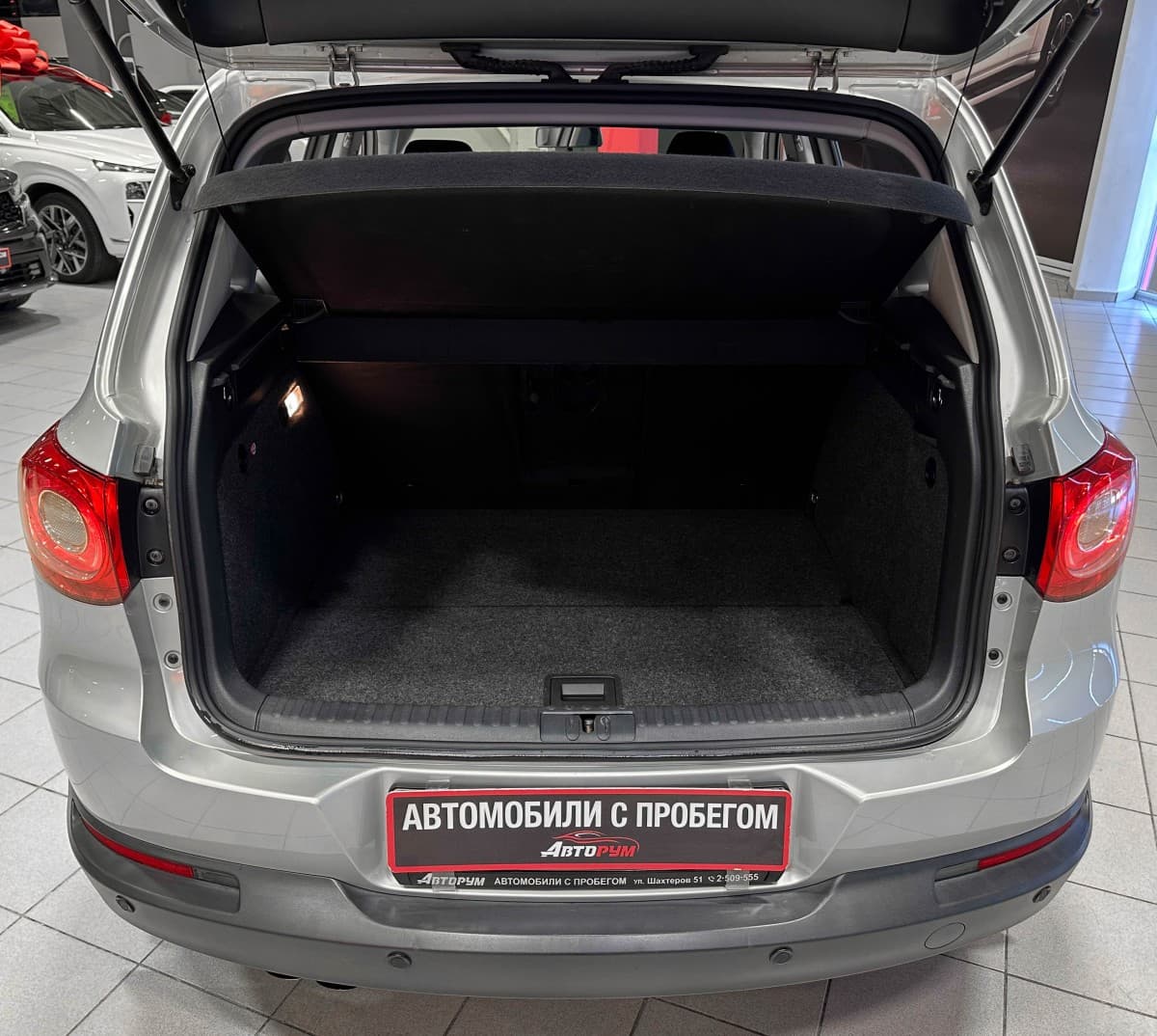 Volkswagen Tiguan - фото 13