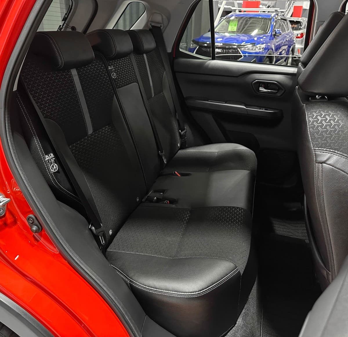 Daihatsu Rocky - фото 12
