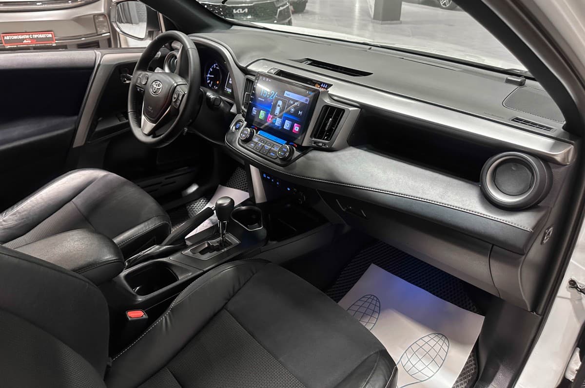 Toyota RAV4 - фото 17