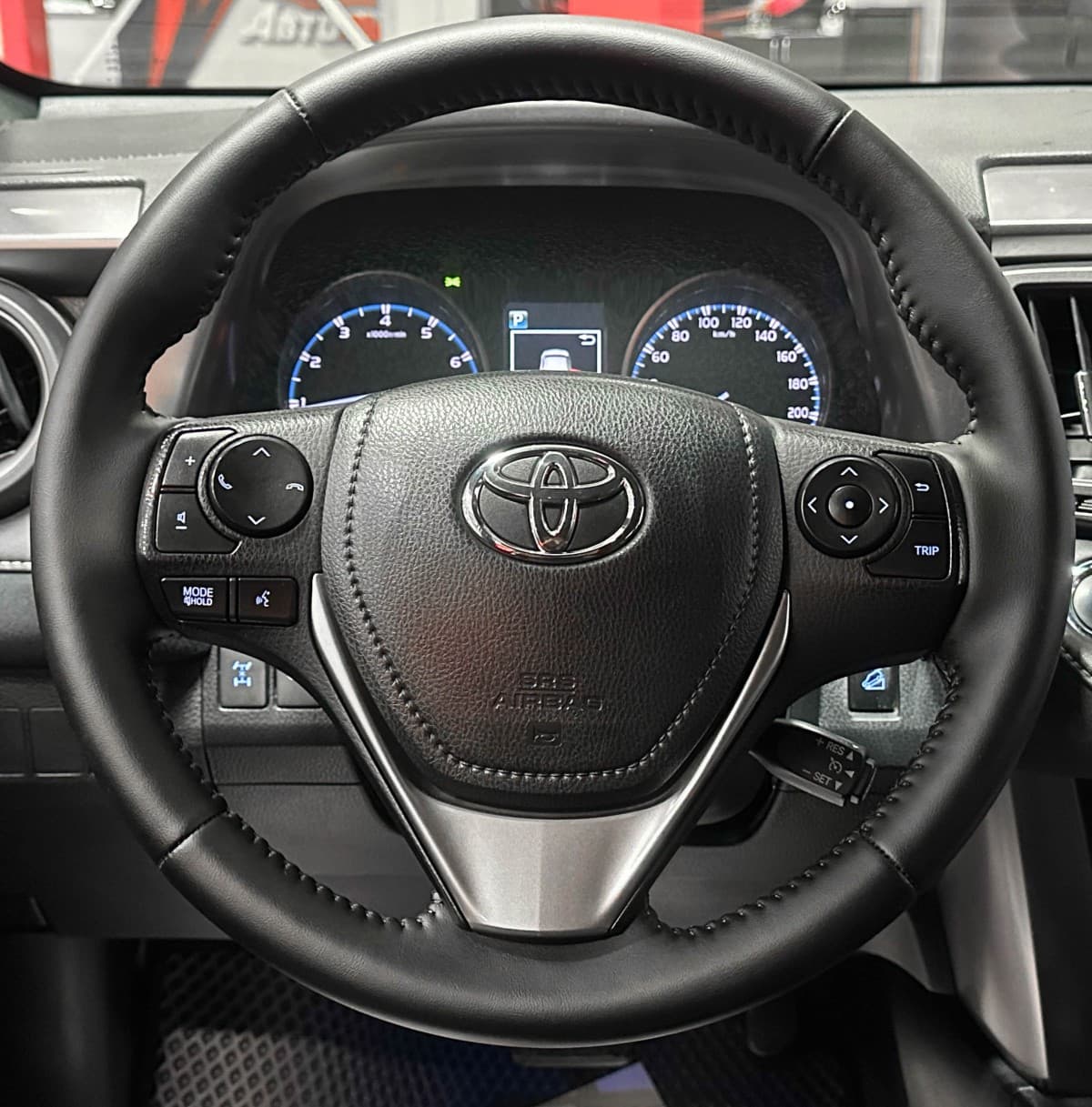 Toyota RAV4 - фото 26
