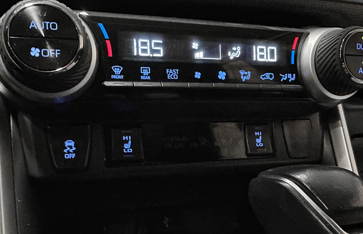 Toyota RAV4 - фото 22