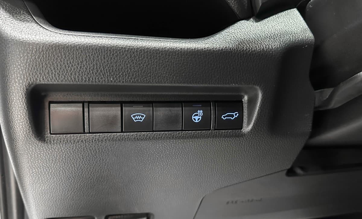 Toyota RAV4 - фото 16